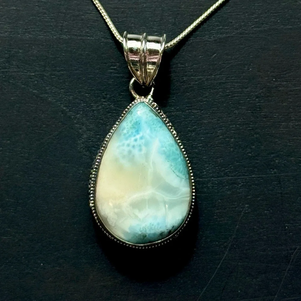 925 Sterling Silver Caribbean Blue Larimar Pendant - Picture 9 of 10